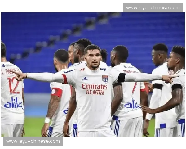 里昂取得法甲六连胜，战术革新与双后腰屏障构筑稳固防守体系